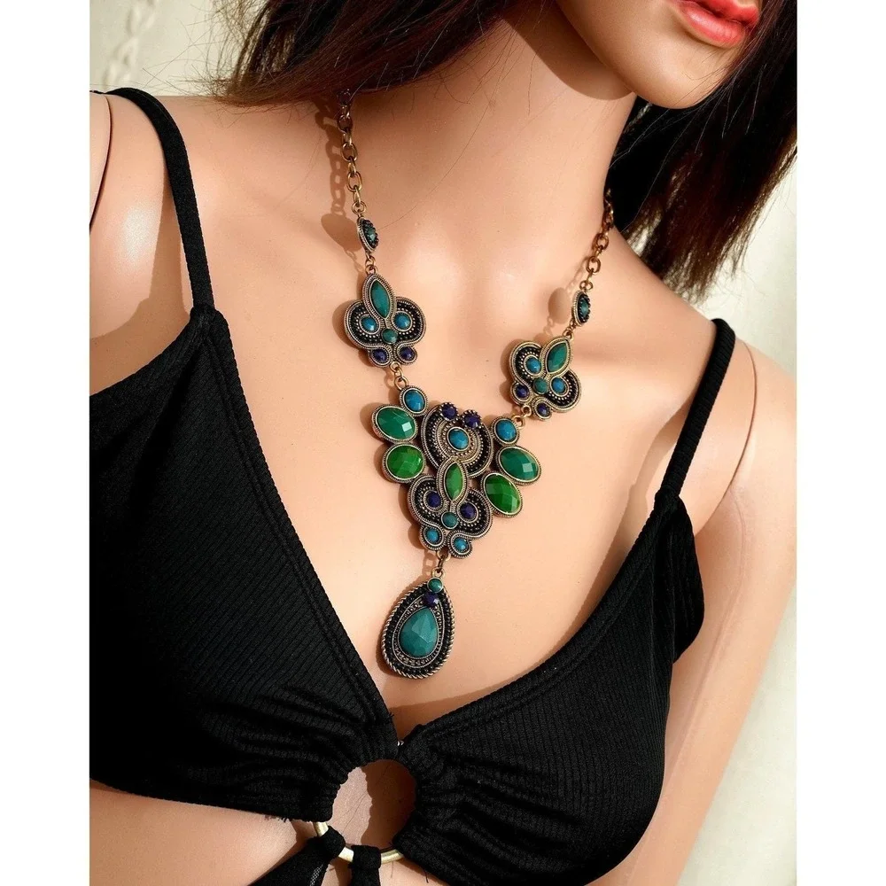 Vintage Style Green Teal Statement Bib Necklace Antique Gold‎ Tone Boho Jewelry